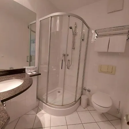 Gut Hotel 3*