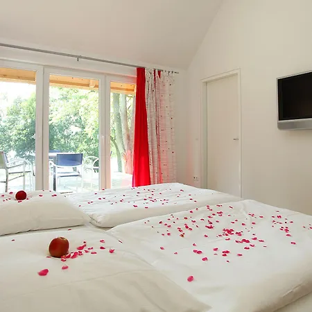 Gut Hotel 3*