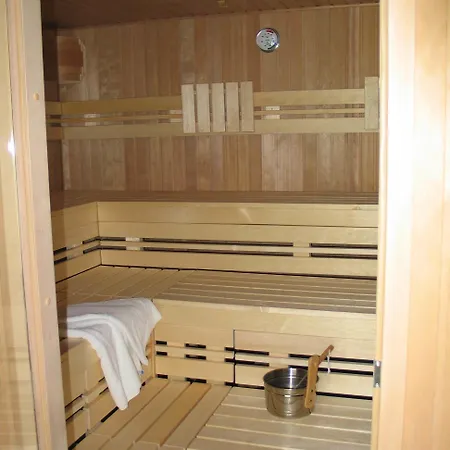 Gut Hotel 3*