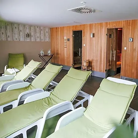 Gut Hotel 3*